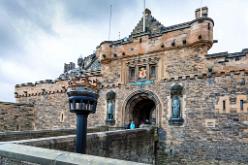 Edinburgh-Castle-J13-2534