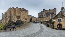 Edinburgh-Castle-J13-2542