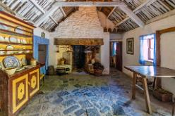 Bunratty - Folk Park IRL-J16-2148